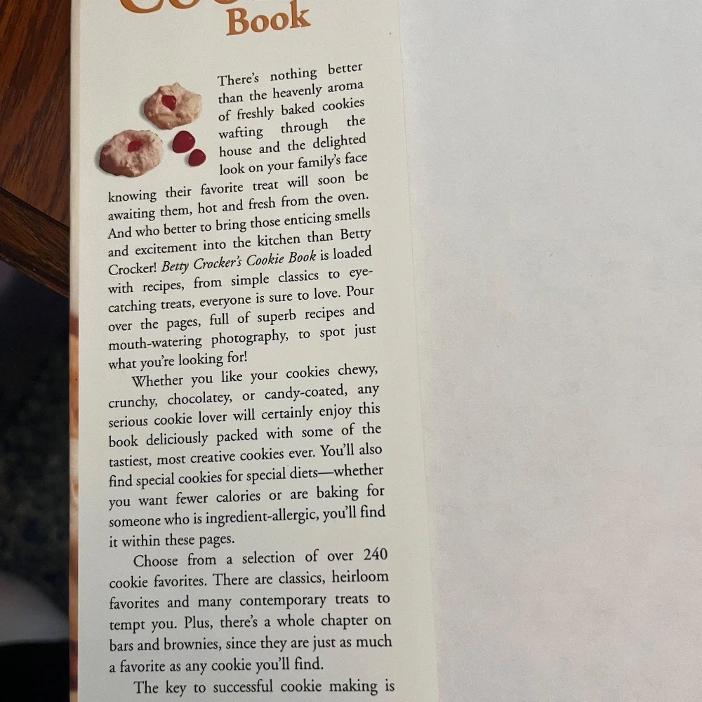 BETTY CROCKER  COOK BOOK - COOKIE COOK BOOK -  NEW - BEST-LOVED COOKIE RECIPES - Picture 3 of 5